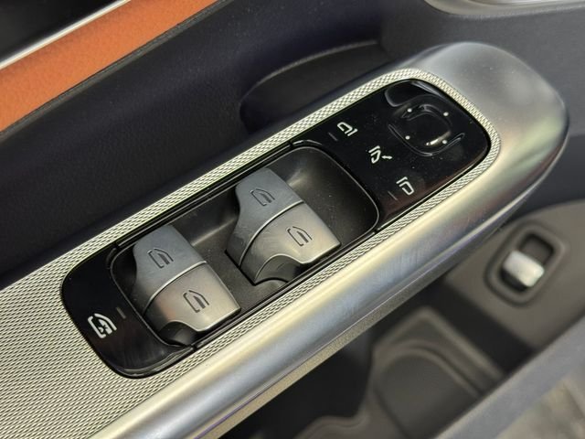 New 2026 Black Mercedes-Benz GLC 300 image 42