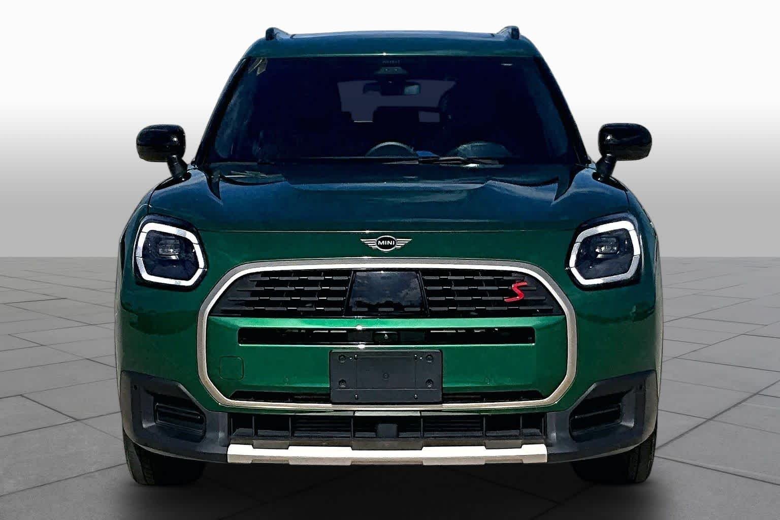 Used 2025 British Racing Green IV Metallic MINI S image 3