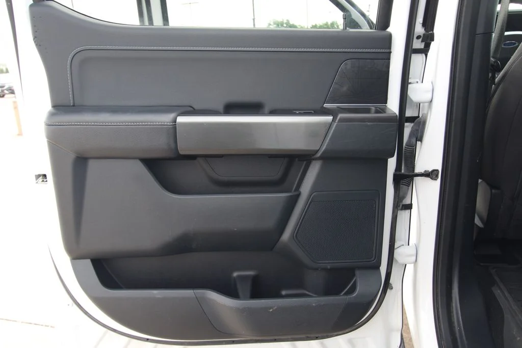 Used 2023 Oxford White Ford XLT image 44
