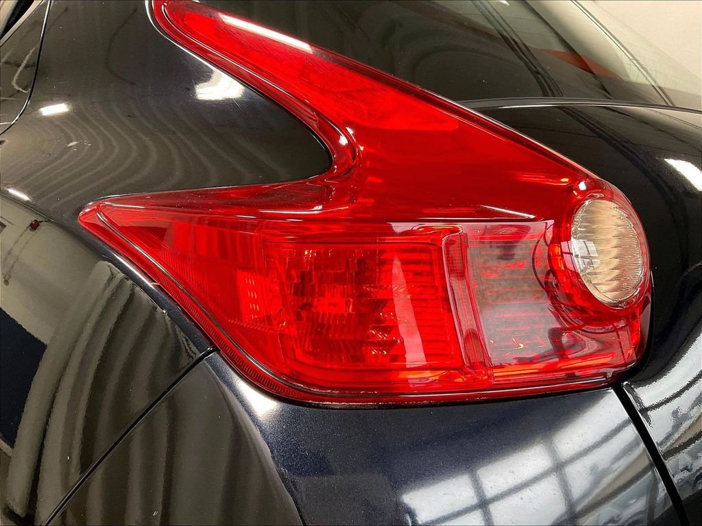 Used 2014 Black Nissan S image 32