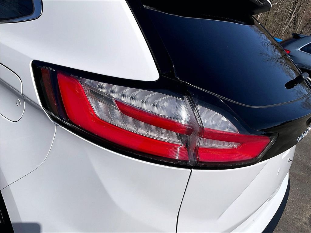 Used 2024 White Ford SEL image 32
