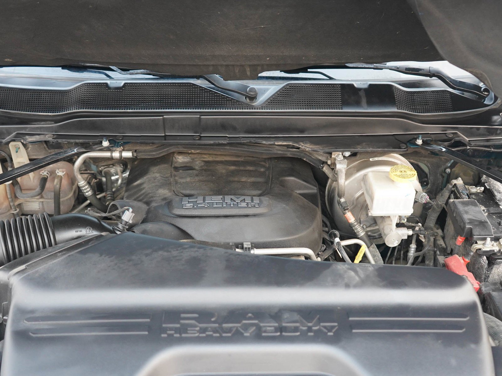Used 2019 Patriot Blue Pearlcoat Ram Limited image 28