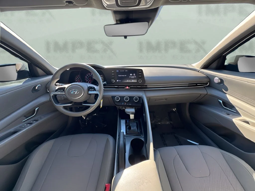 Used 2021 Gray Hyundai SE image 11