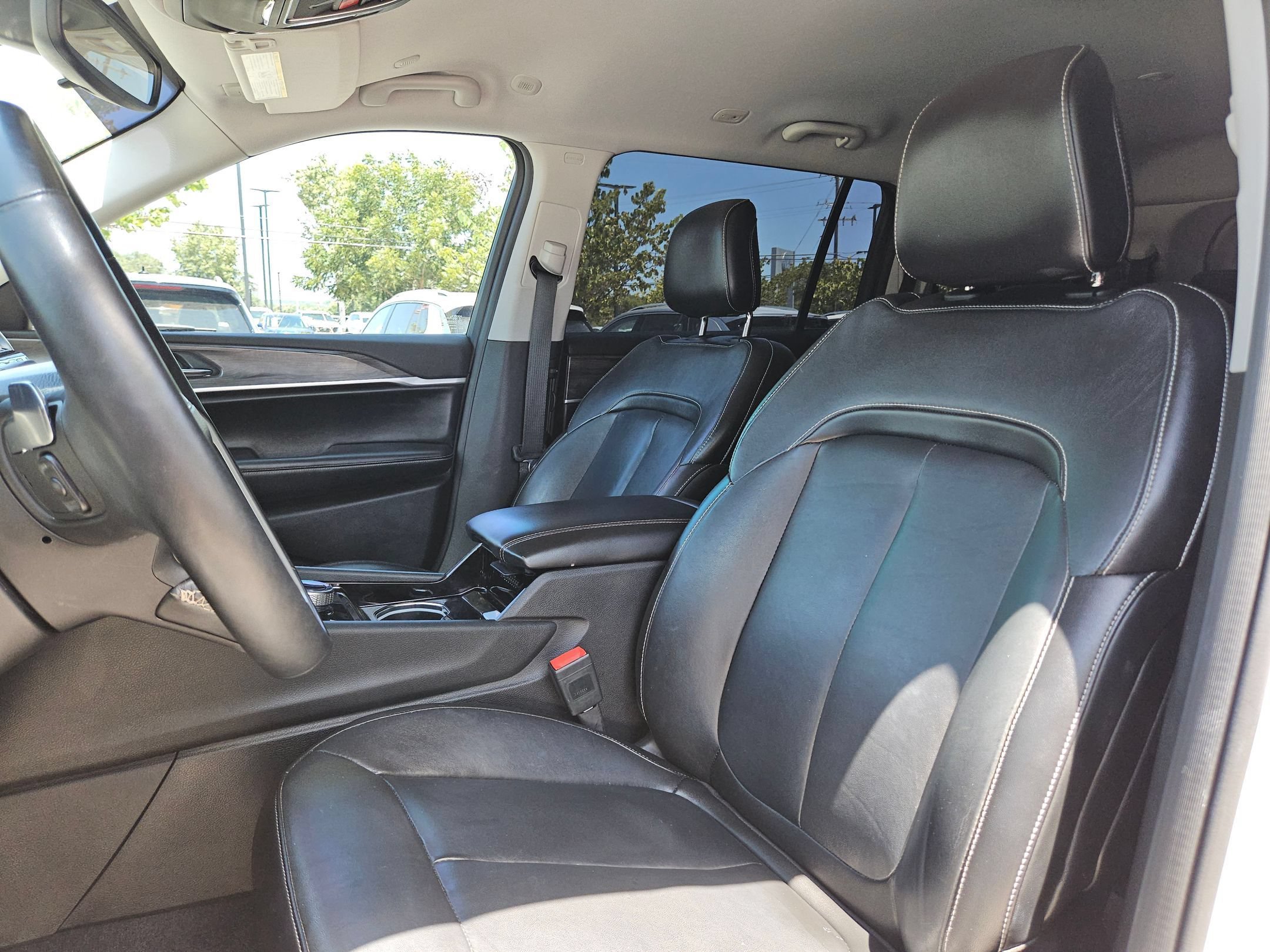 Used 2022 Bright White Clearcoat Jeep Limited image 13
