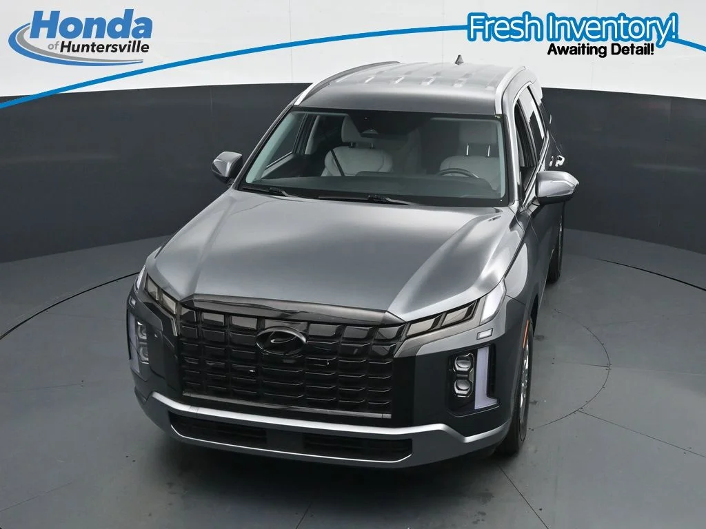 Used 2025 Graphite Hyundai SEL image 18