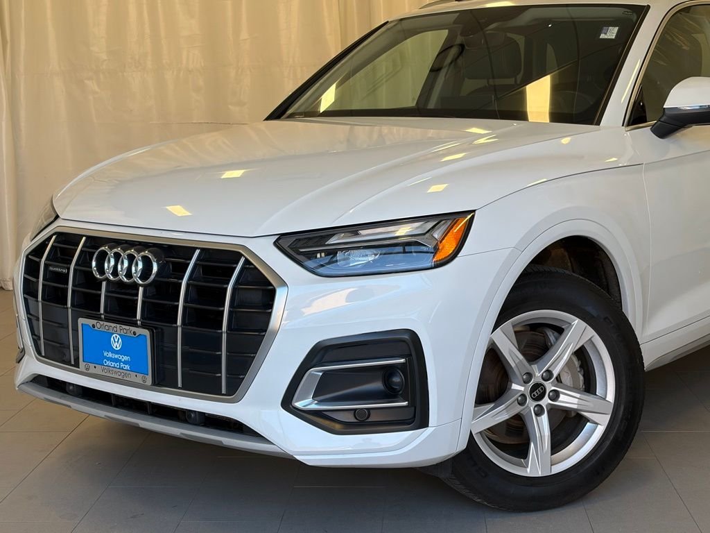 Used 2023 Glacier White Audi 40 Premium image 2