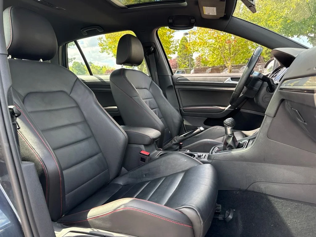 Used 2019 Night Blue Metallic Volkswagen 2.0T SE image 23