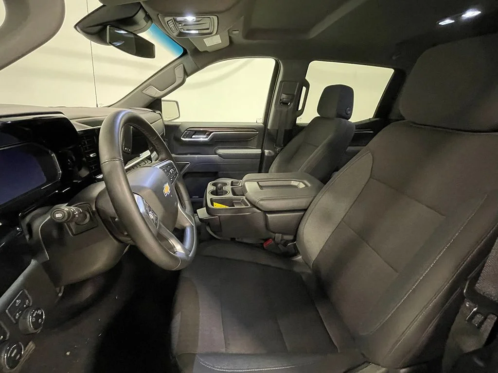 Used 2026 White Chevrolet LT image 3