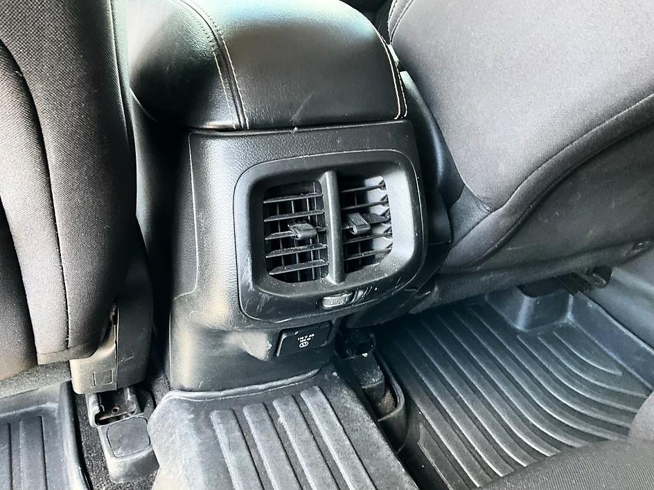 Used 2014 Black Jeep Latitude image 28