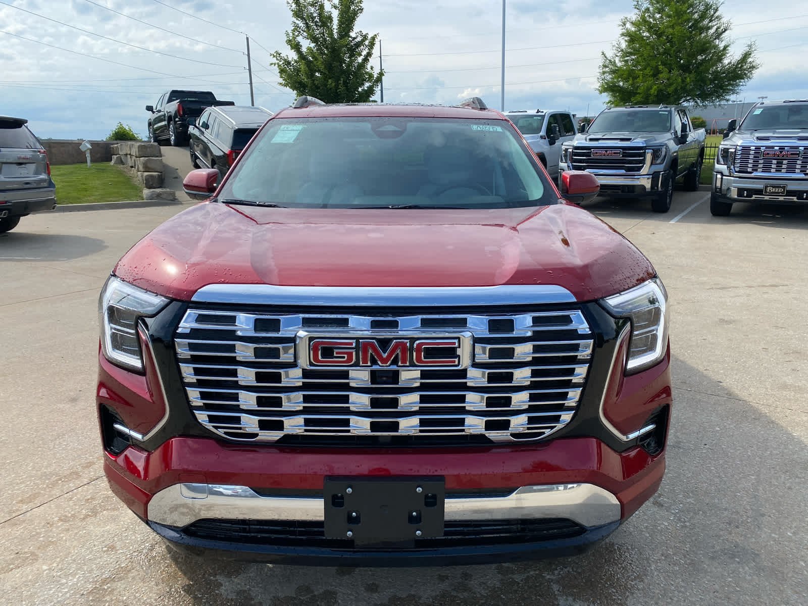 2026 GMC Terrain Denali - Photo 2
