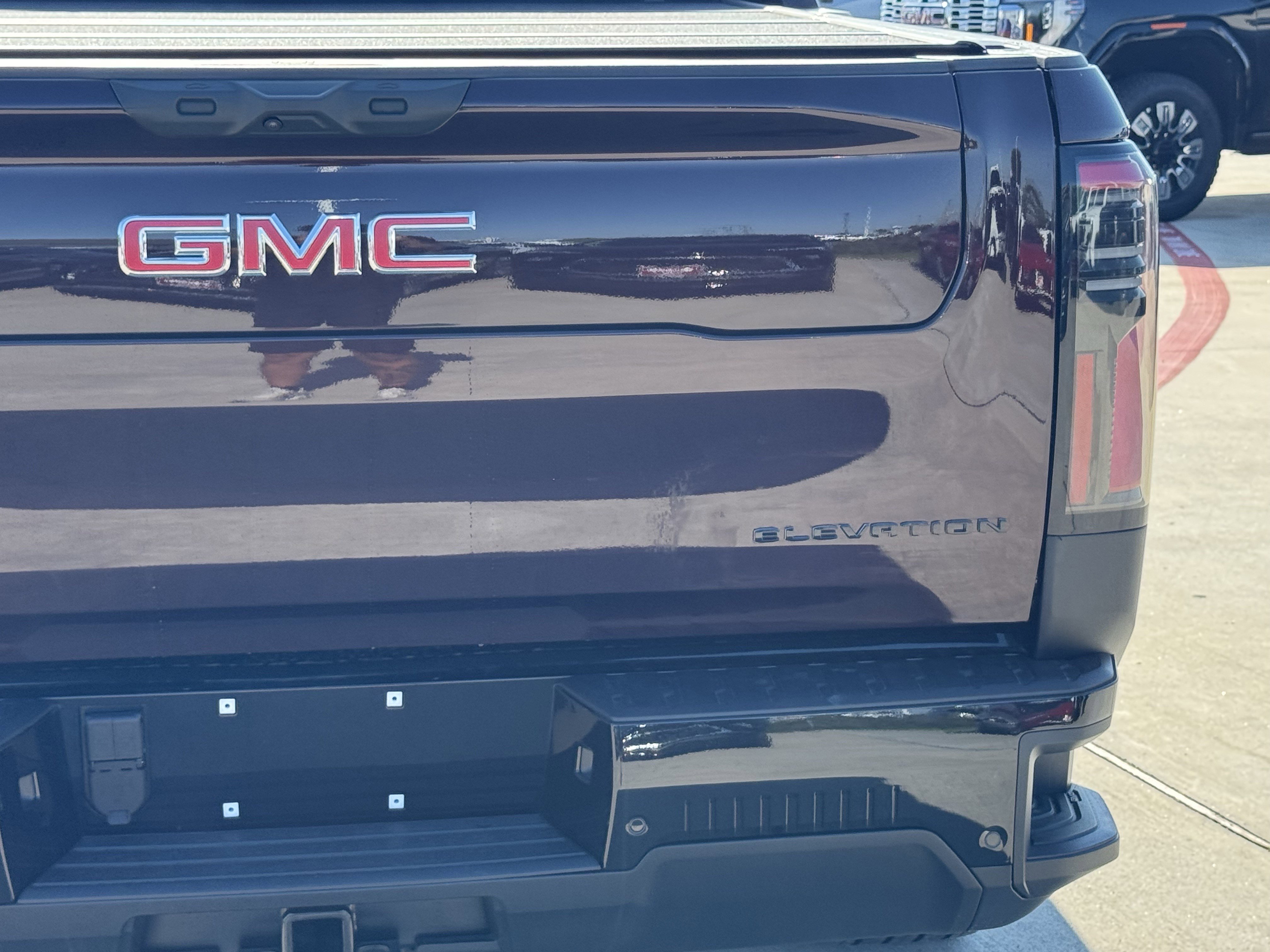 New 2026 Dark Ember Metallic GMC Elevation Extended Range image 9