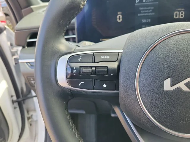 Used 2025 White Kia GT-Line image 17