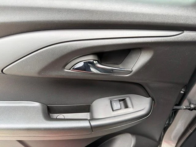 Used 2025 Gray Chevrolet  image 18