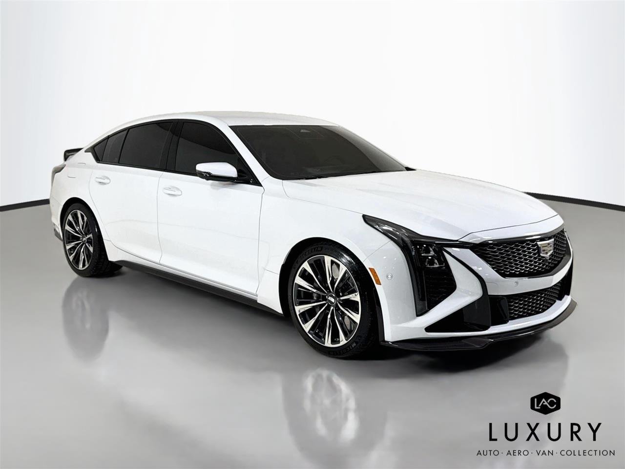 2025 Cadillac CT5 V-Series Blackwing | CarEdge | CarEdge