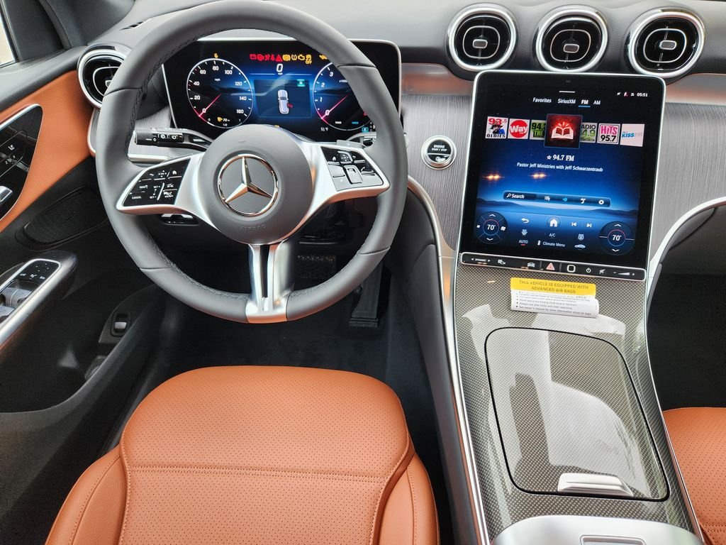 New 2026 Polar White Mercedes-Benz GLC300 4MATIC® image 17