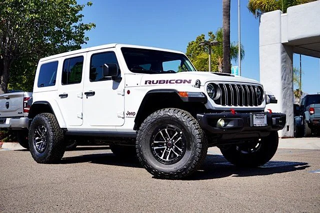 New 2026 Bright White Clear-Coat Exterior Paint Jeep Rubicon X image 1