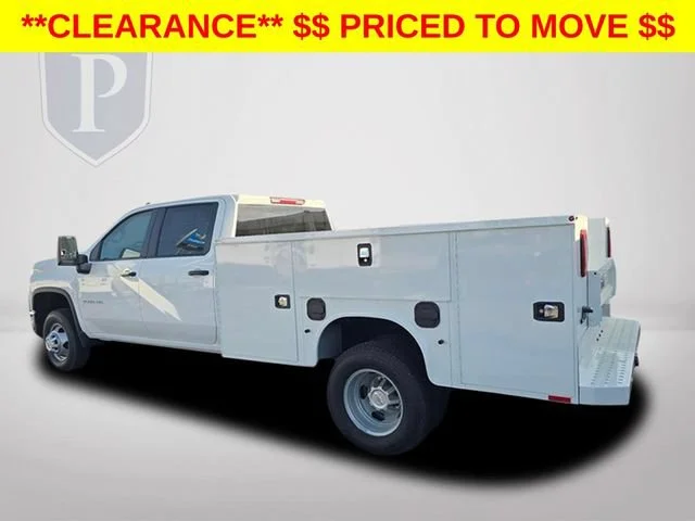 New 2026 Summit White Chevrolet Work Truck image 9