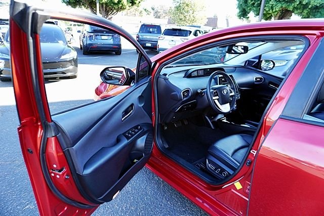 Used 2016 Red Toyota Four Touring image 36