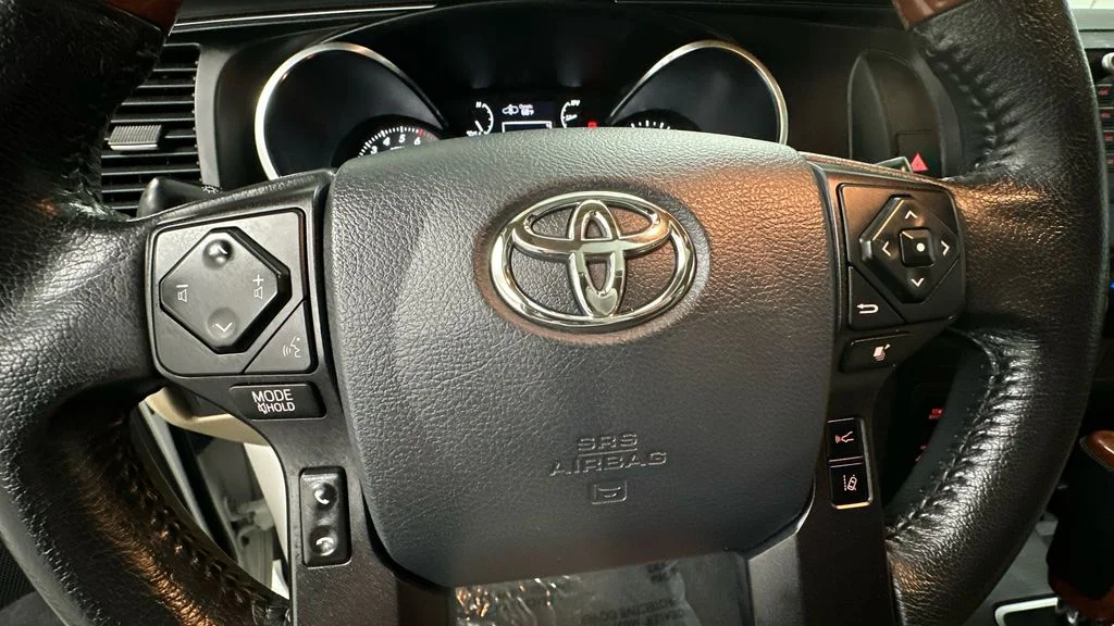 Used 2020 White Toyota Platinum image 18
