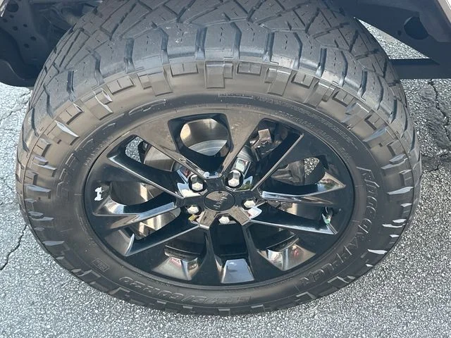 Used 2023 White Jeep High Altitude image 27