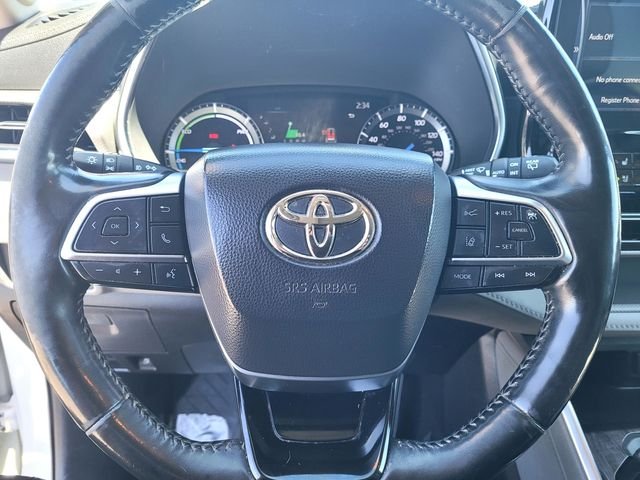 Used 2021 White Toyota Platinum image 25