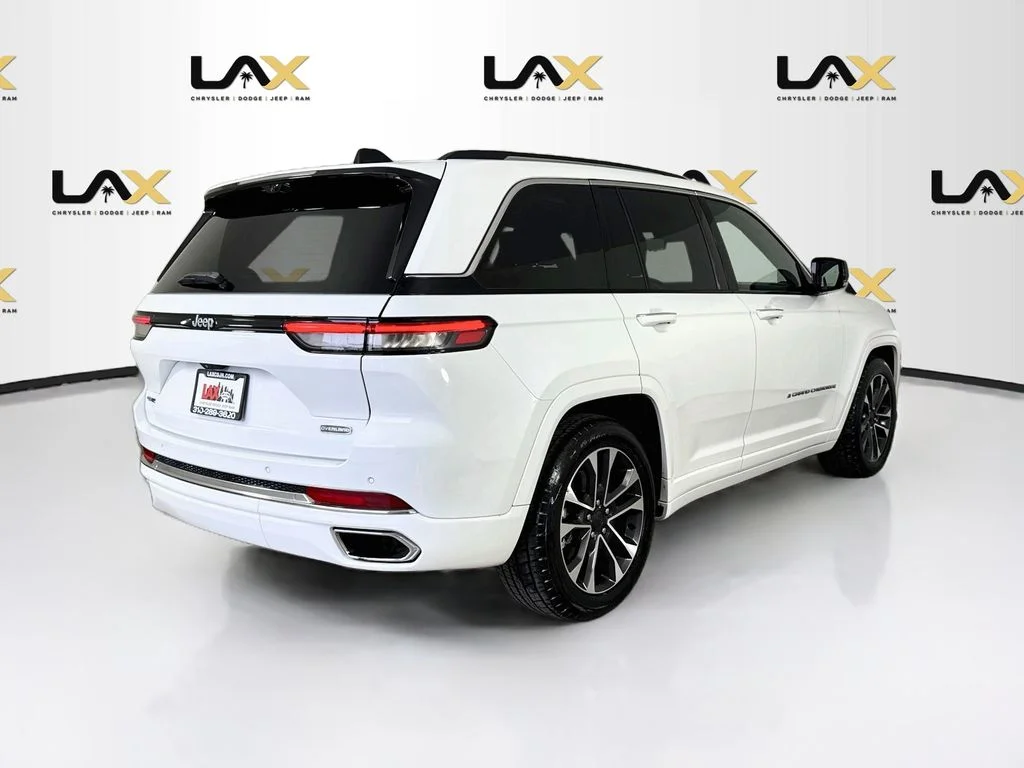 Used 2023 White Jeep Overland 4xe image 7