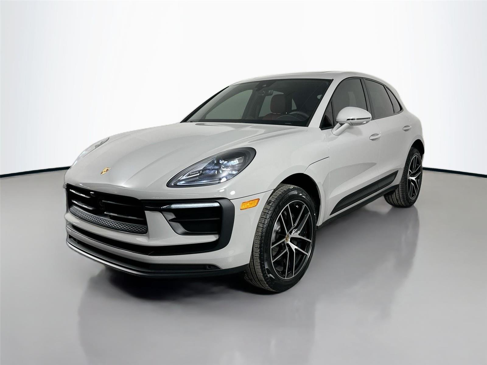 2026 Porsche Macan T's photo