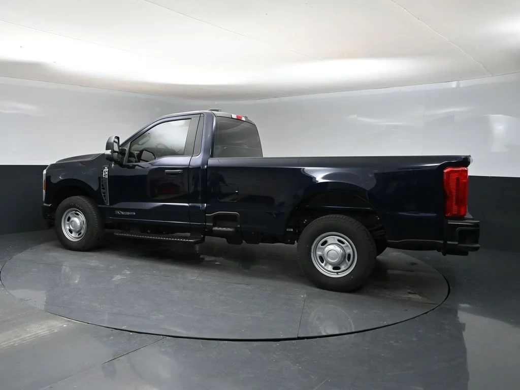 Used 2025 Blue Metallic Ford XL image 4