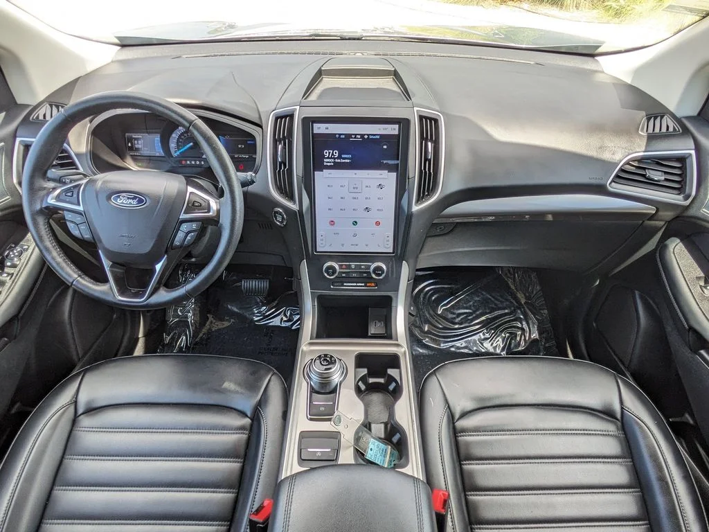 Used 2024 Silver Ford SEL image 15