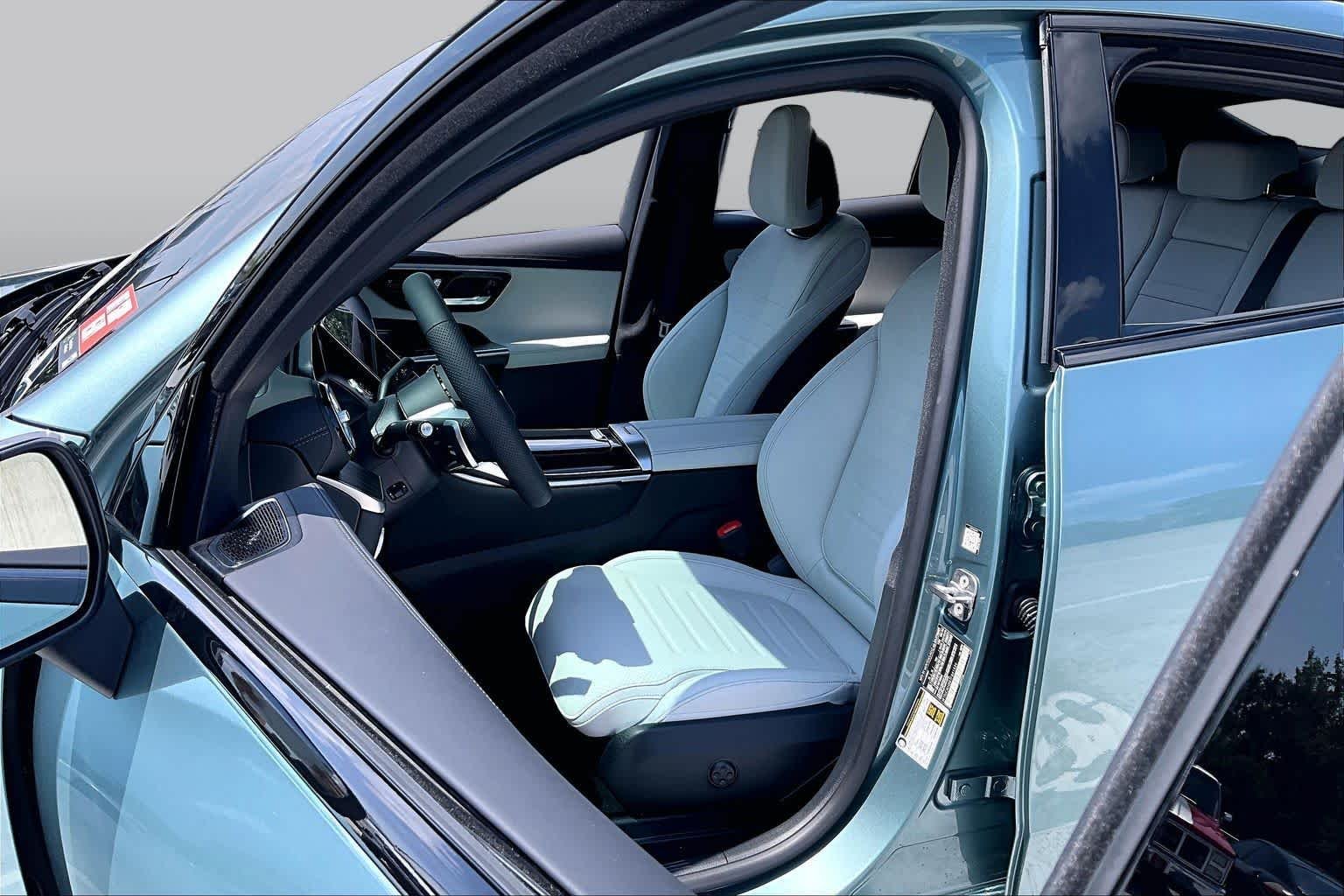 Used 2026 Verde Silver Metallic Mercedes-Benz GLC 300 image 7