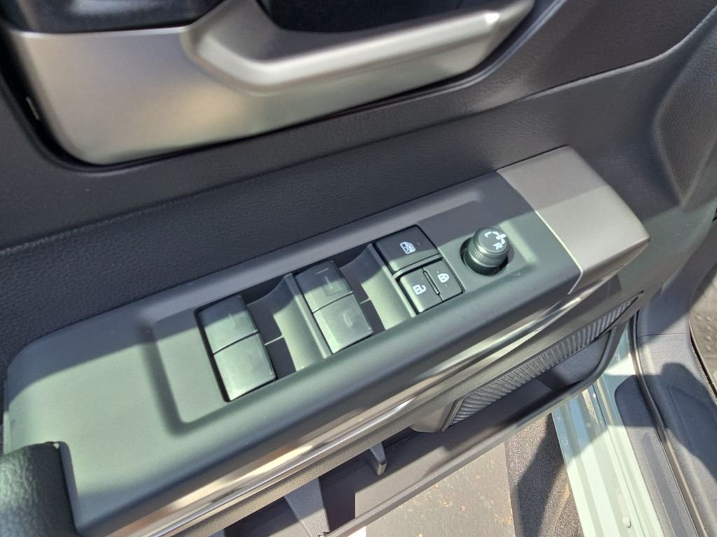 Used 2026  Toyota SR5 image 28
