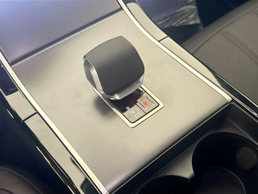 New 2026 Eiger Grey Land Rover Core S image 16