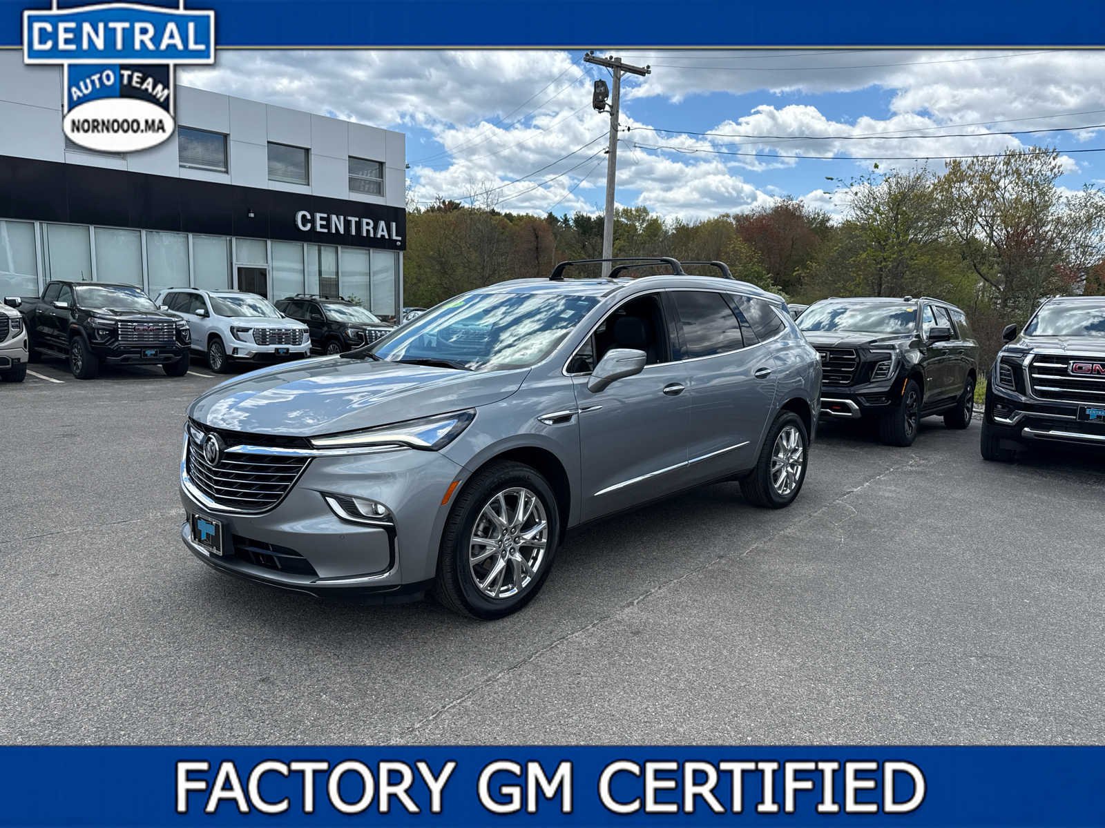 2023 Buick Enclave Essence AWD's photo