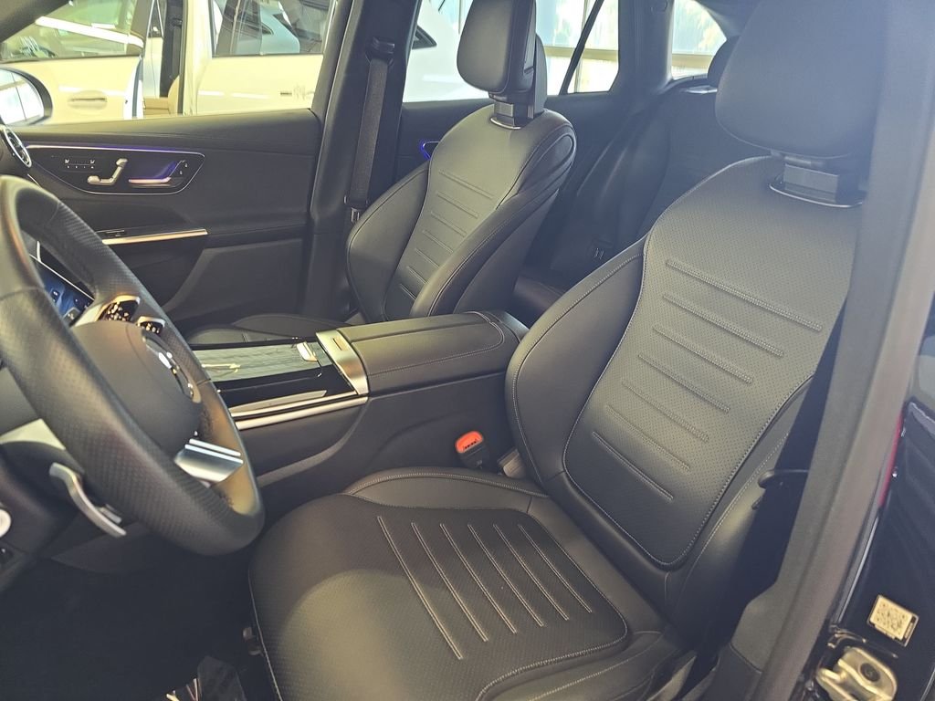 2026 Mercedes-Benz GLC Base - Photo 17
