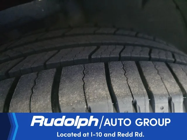 Used 2018 Alloy Metallic Buick Essence image 28