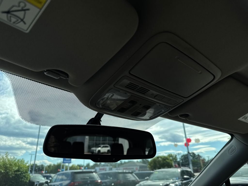 Used 2017  Honda EX-L image 28