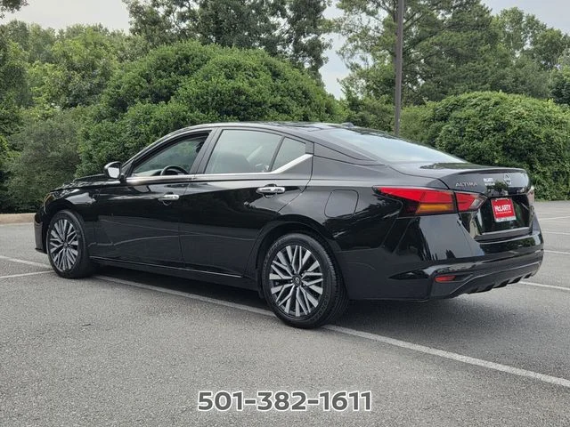 Used 2025 Black Nissan 2.5 SV image 3