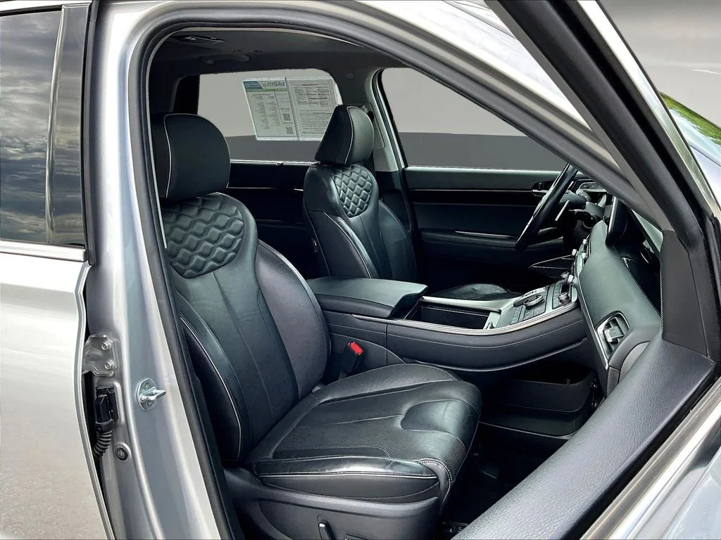 Used 2021 Silver Hyundai Limited image 34