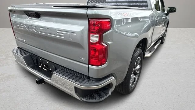 Used 2024 Sterling Gray Metallic Chevrolet LT (2FL) image 32
