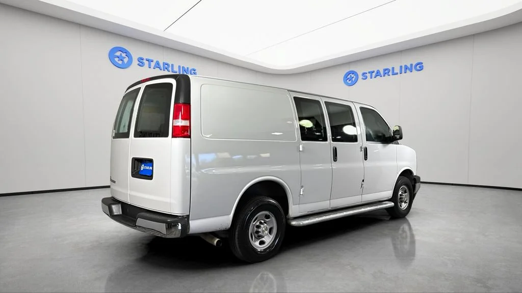 Used 2024 Summit White Chevrolet WT image 8