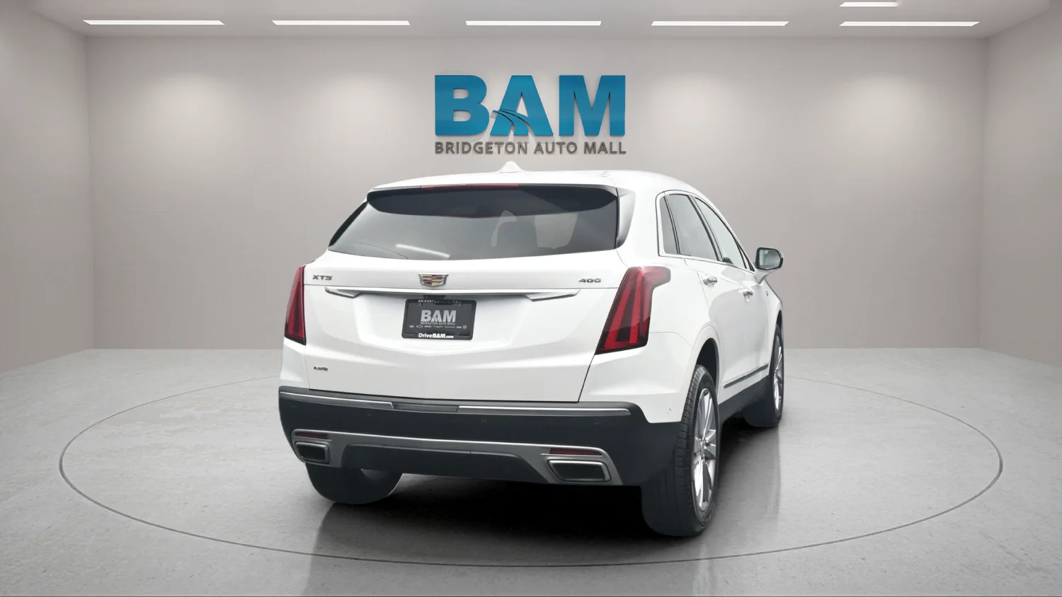 Used 2024 Crystal White Tricoat Cadillac Premium Luxury image 5