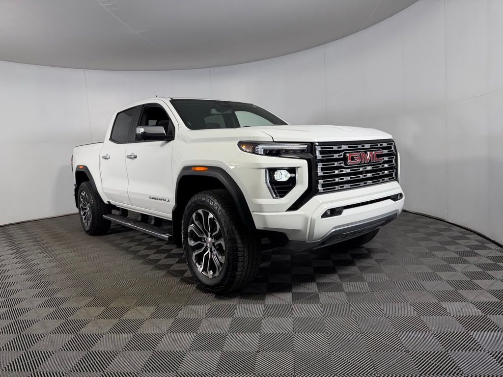 Used 2024 White GMC Denali image 5