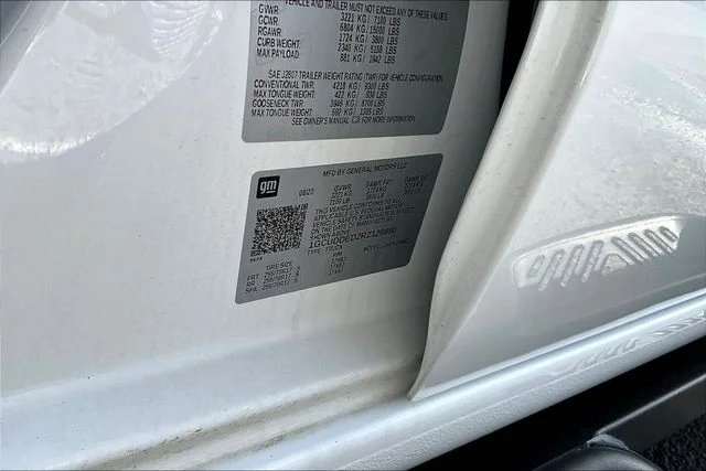 Used 2024 White Chevrolet LT image 19