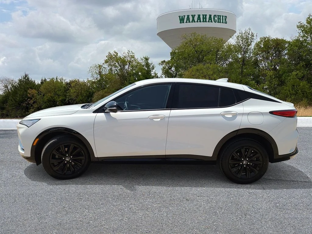 Used 2024 White Buick Sport Touring image 3