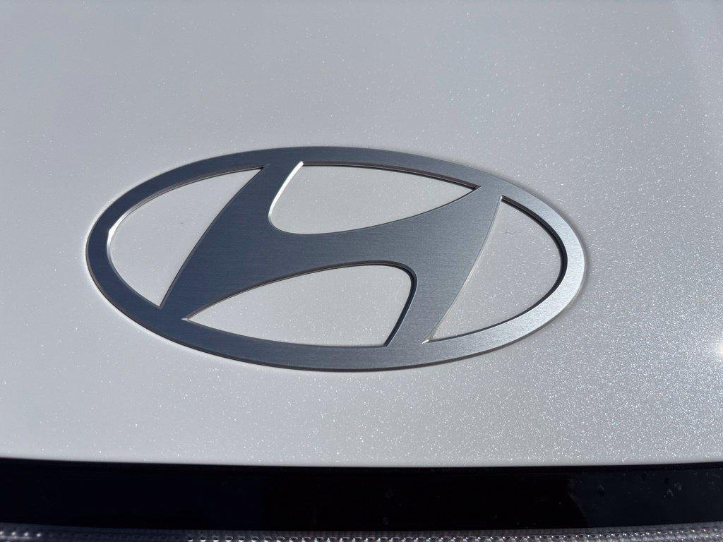 New 2026 White Hyundai Blue image 9