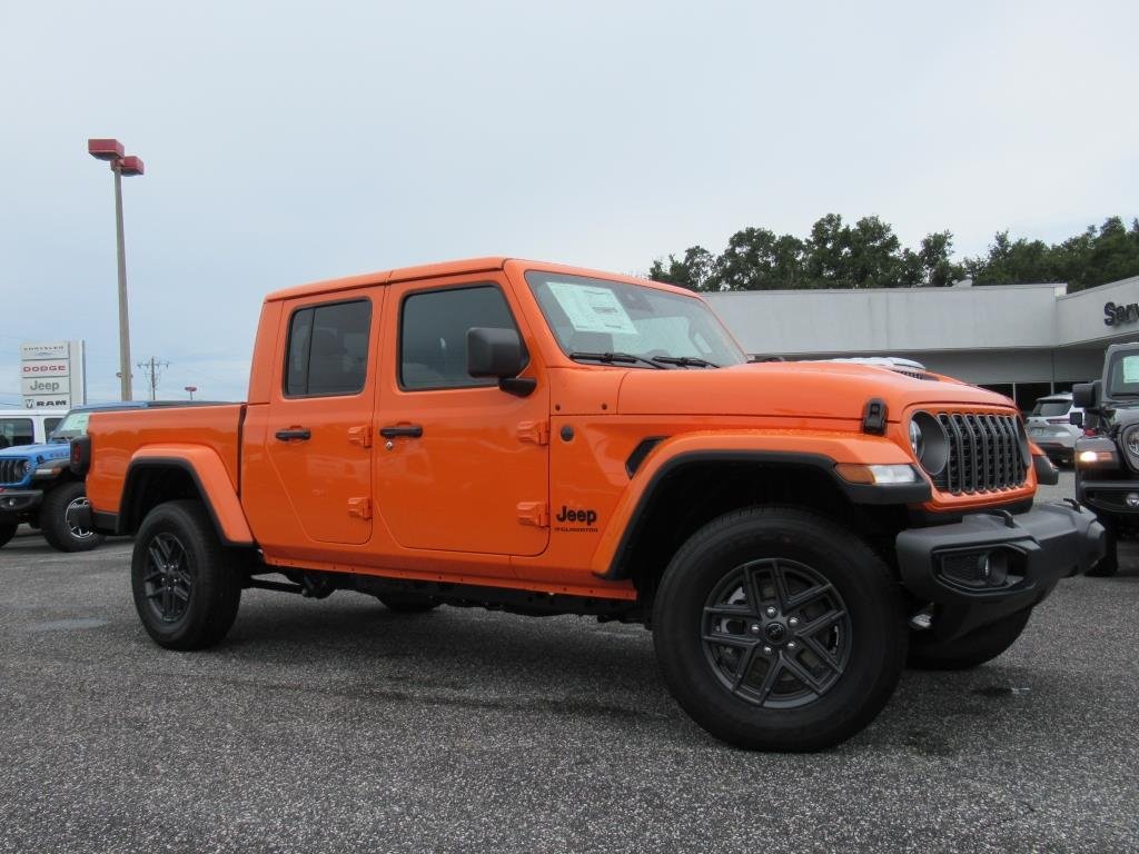 2025 Jeep Gladiator Sport S photo 2