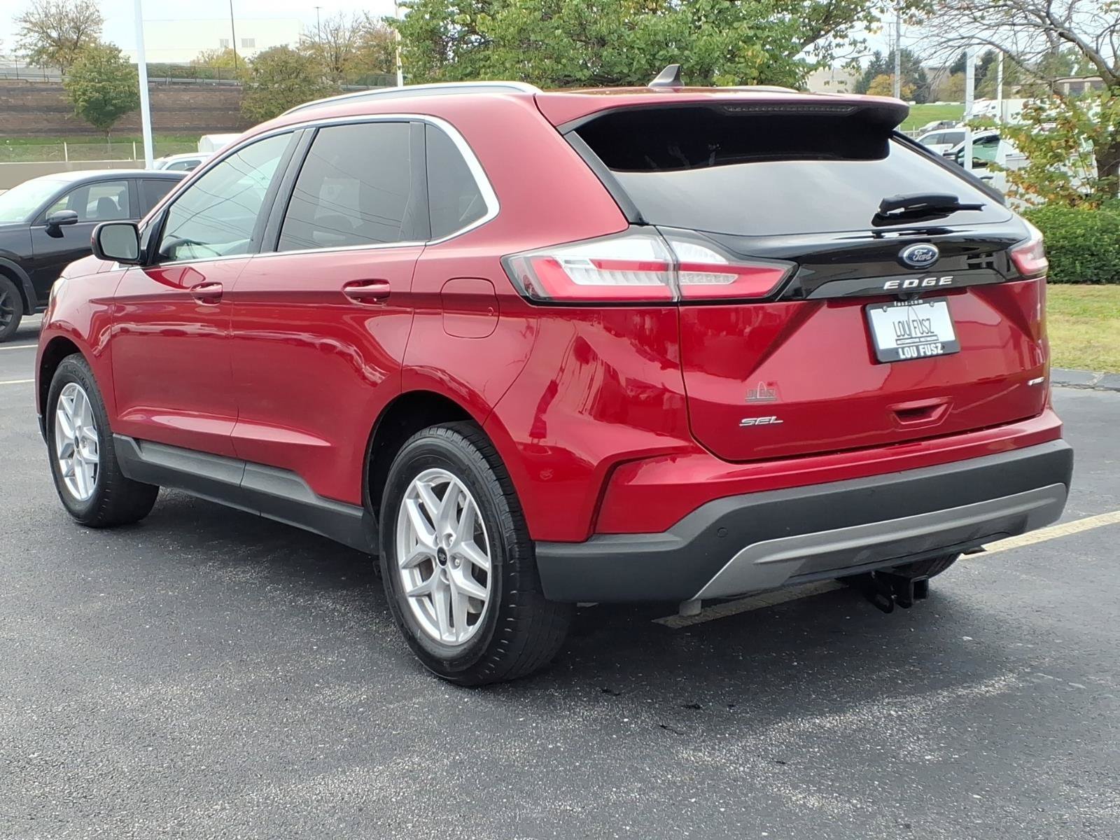 Used 2023  Ford SEL image 5