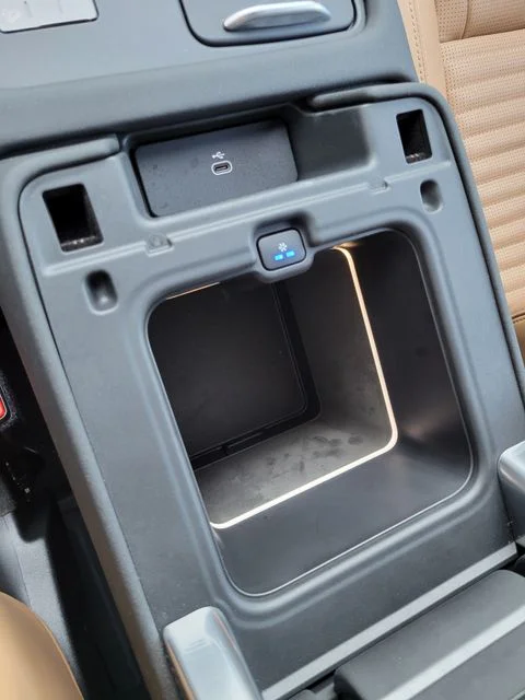 Certified Used 2025 White Land Rover Dynamic SE image 43