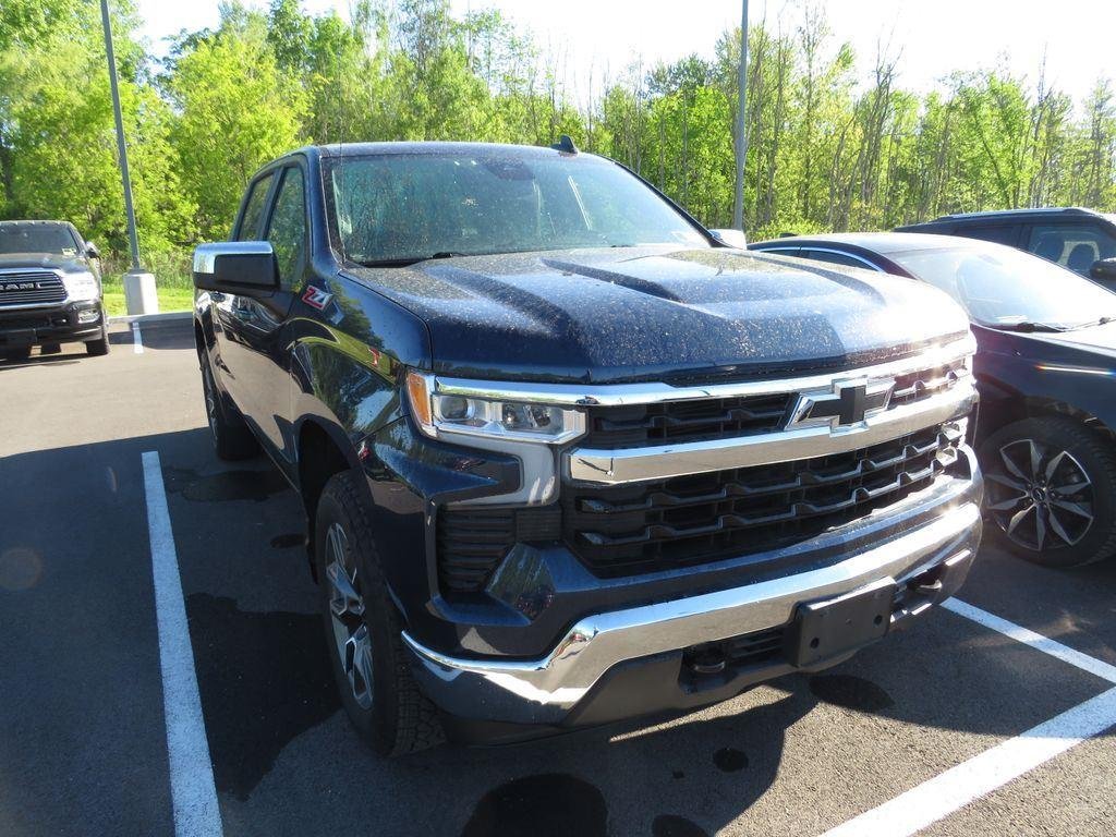 Used 2023 Blue Metallic Chevrolet LT image 3