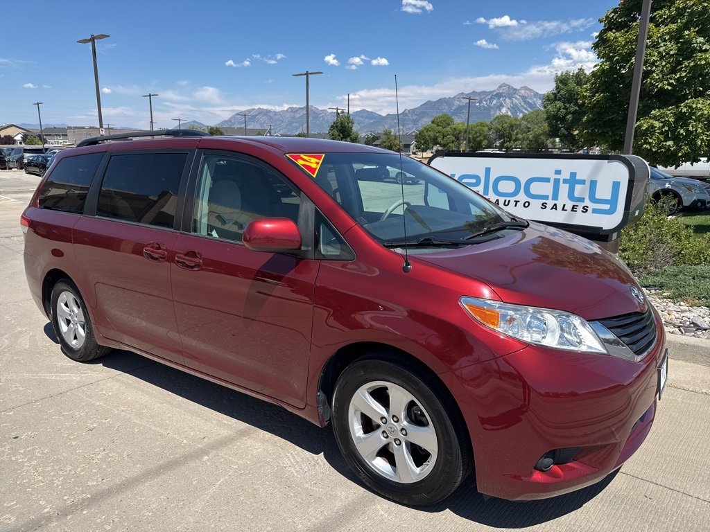 2014 Toyota Sienna LE